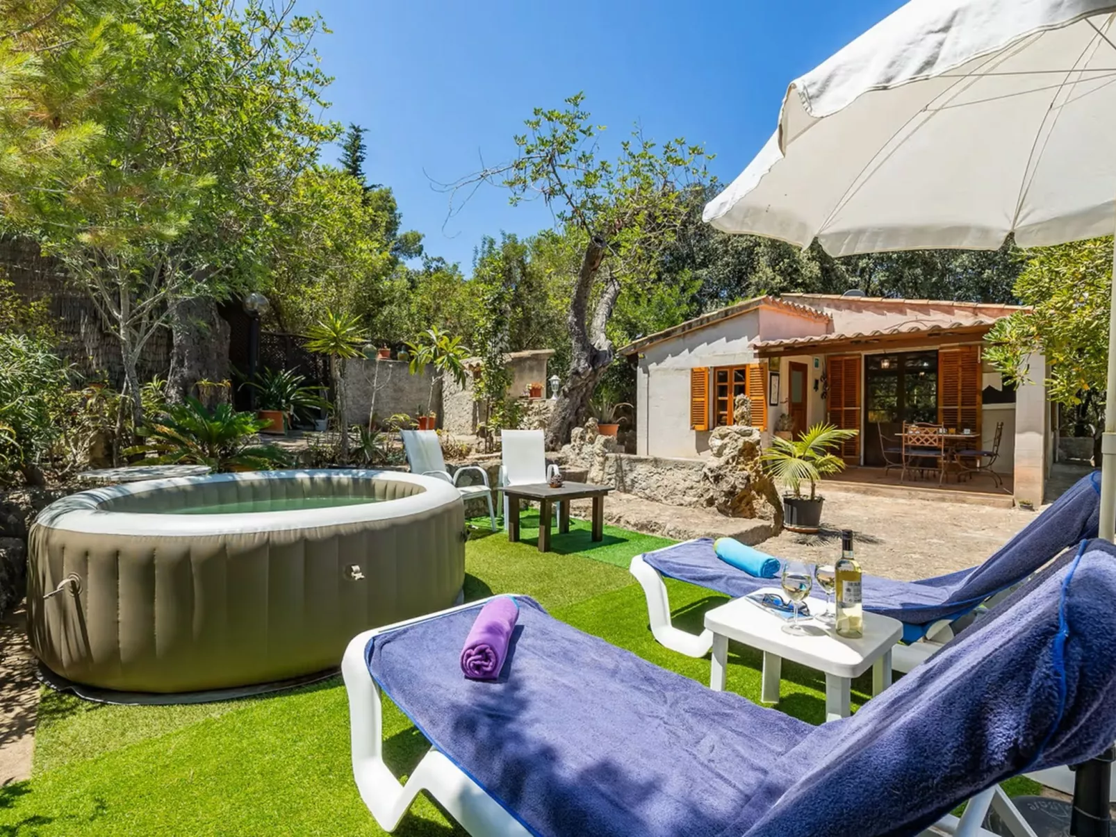 La Salve Can Jordi-Outside