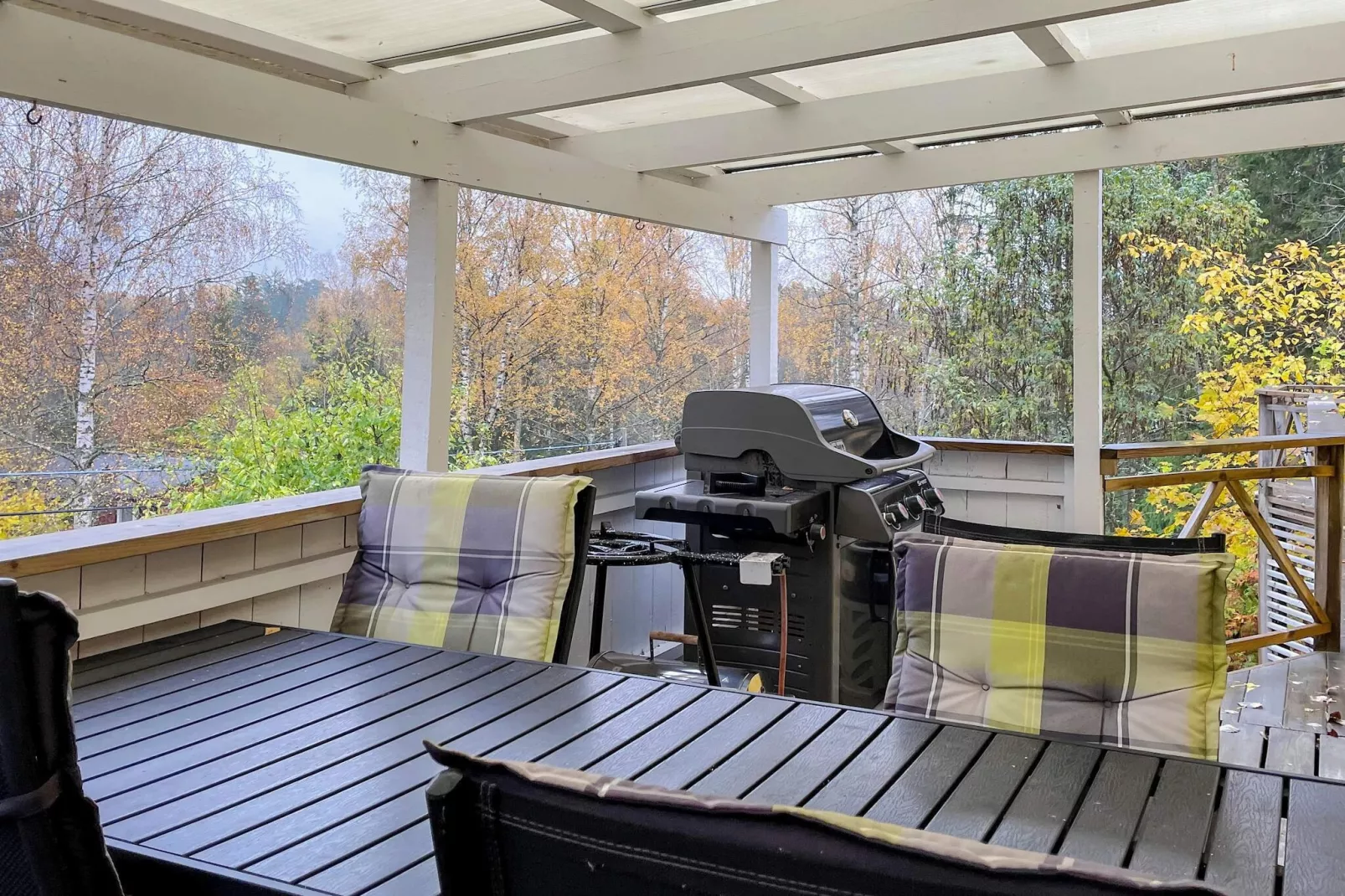 Cozy Forest Hideaway with Hot Tub-Outdoor