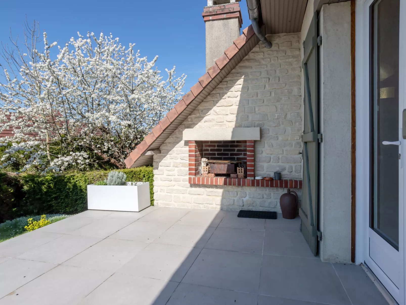 Les Jonquilles-Draußen