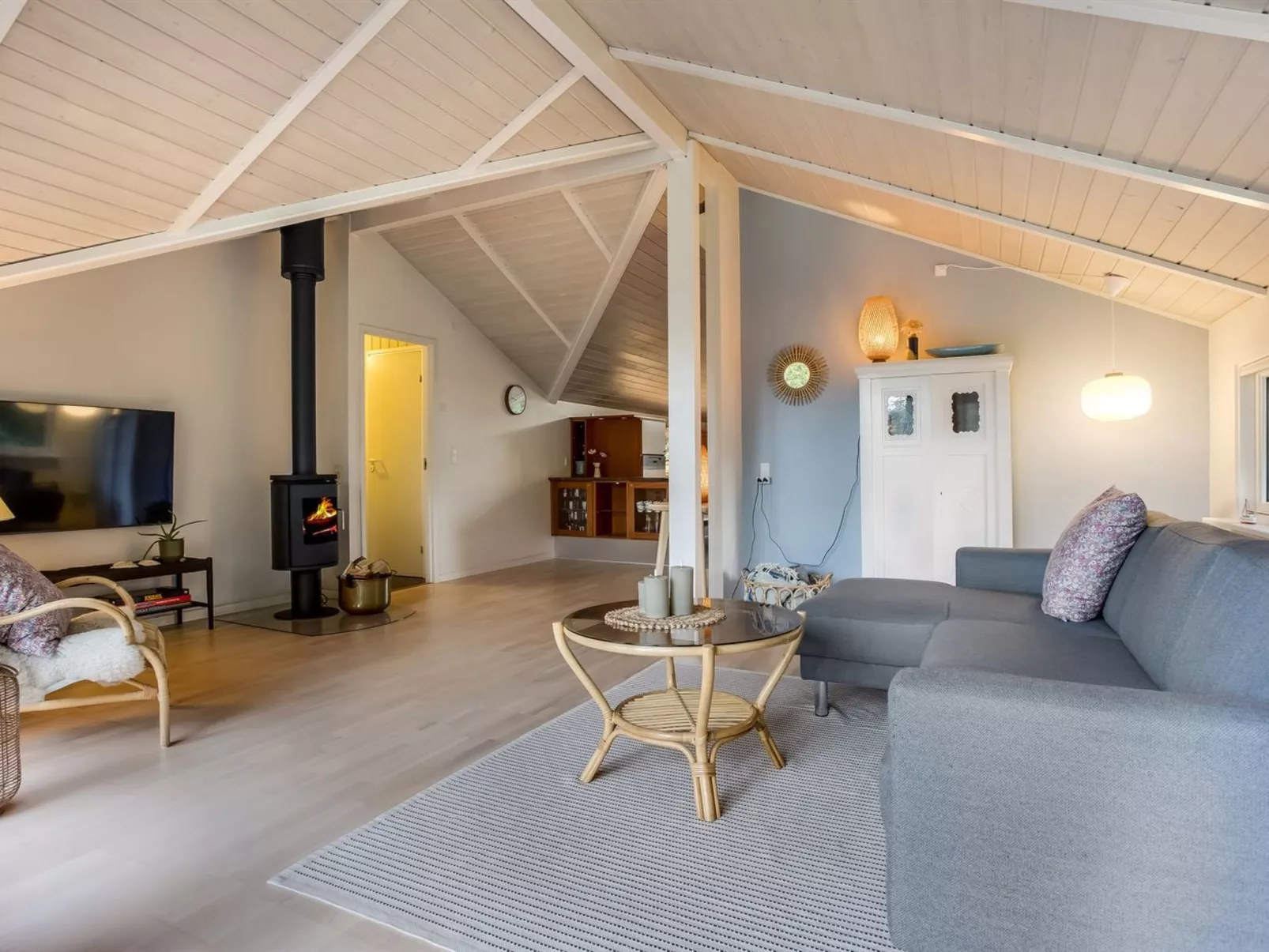 "Lirim" - 400m from the sea-Dedans