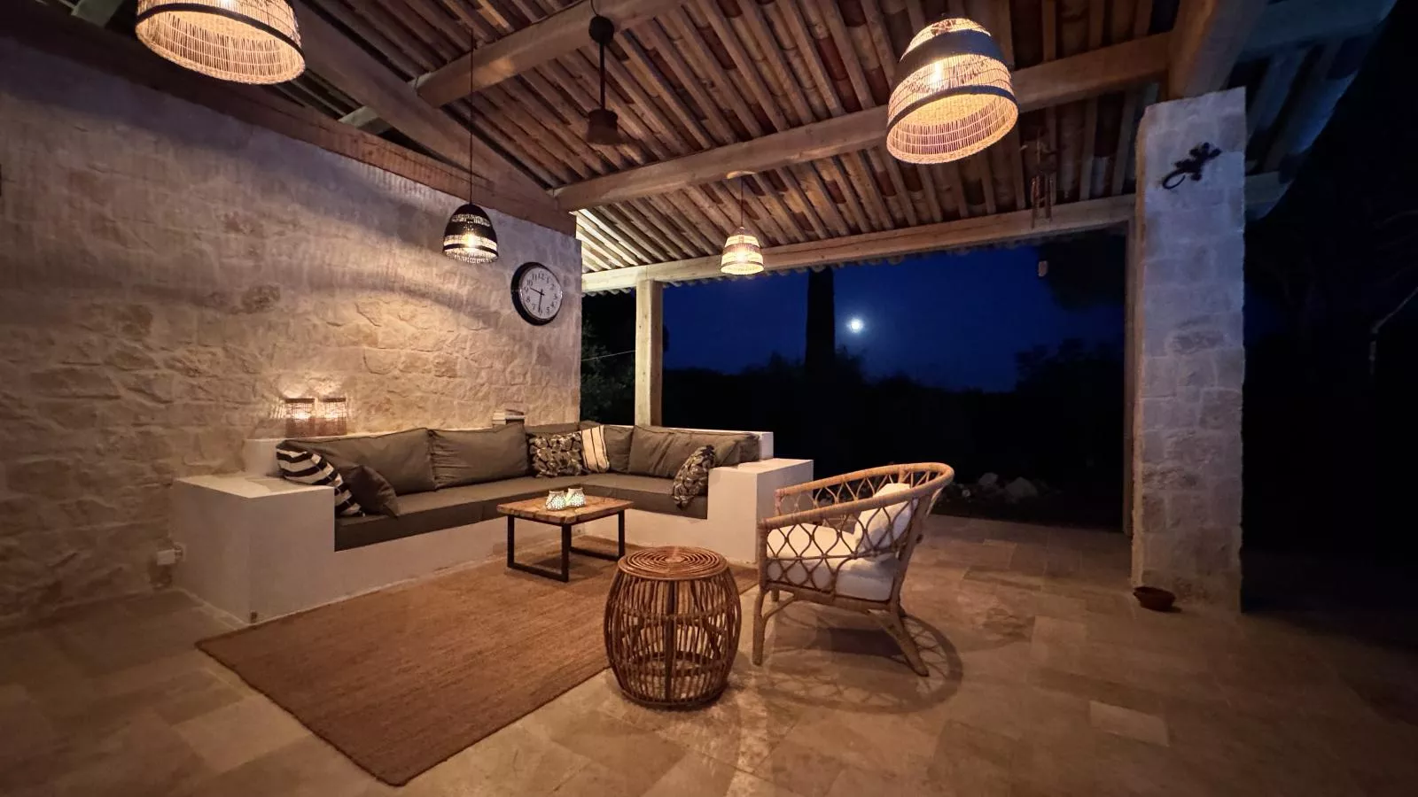 Les Palmiers-Terrace balcony