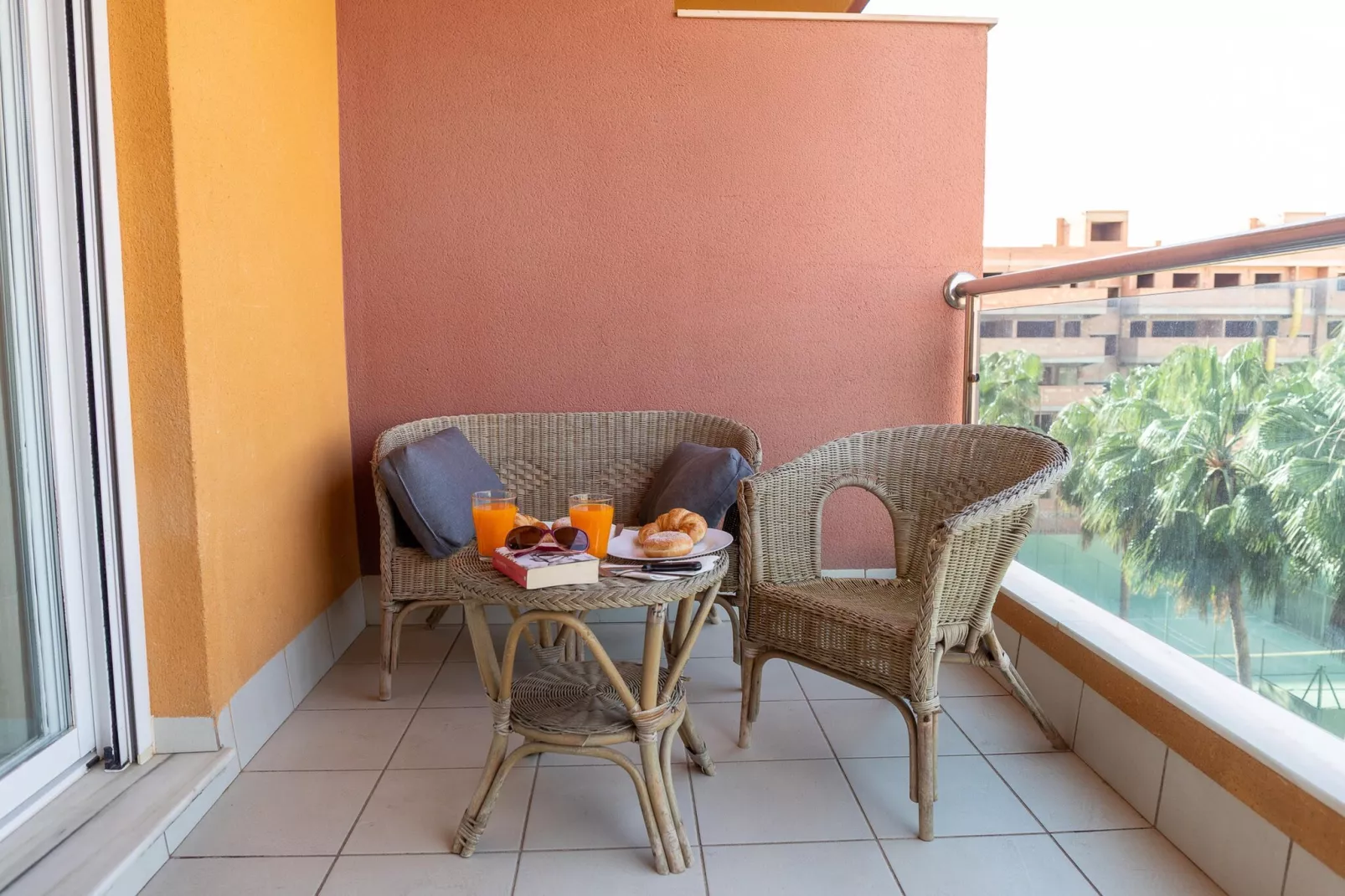 CT 386 AL - Faro's Roquetas Beach Apartment-Terrasse/Balkon