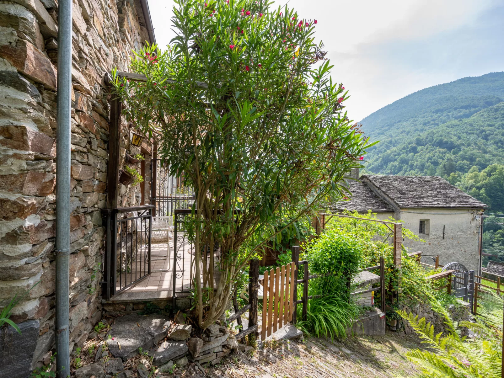 Il Gianlupo-Outside