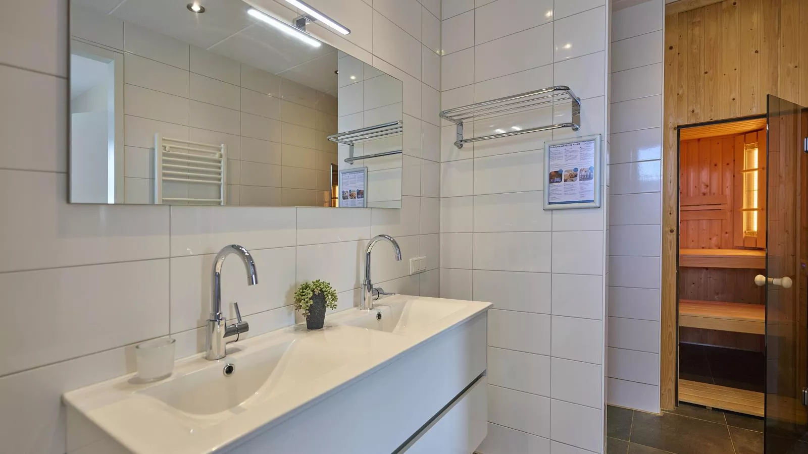 SeaLuxe Residence 27C-Salle de bain