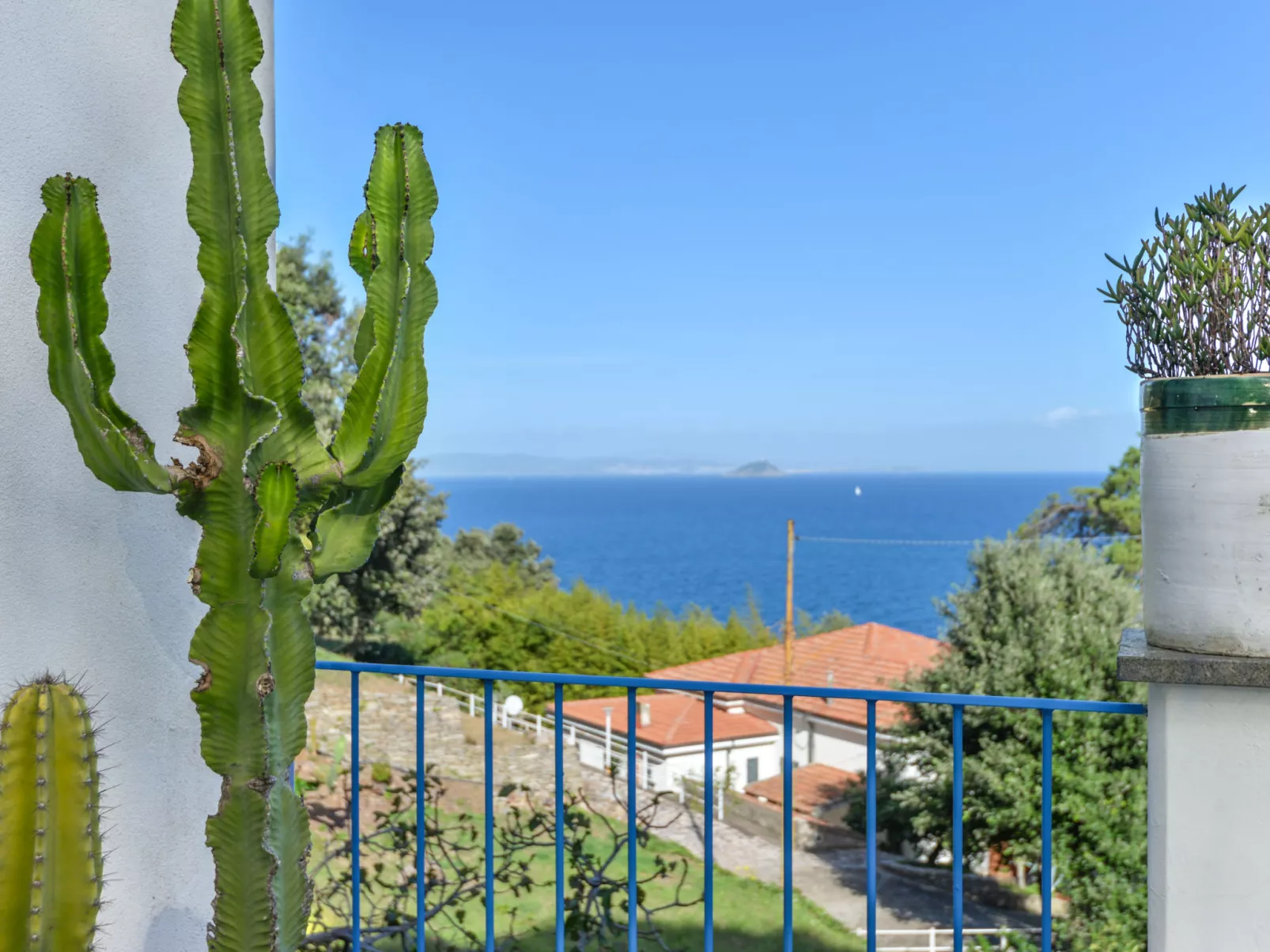 Casina Solu-Draußen