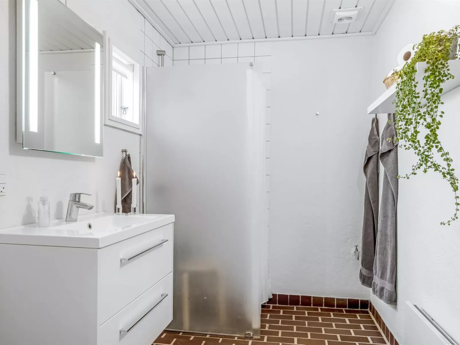 "Ketilbiorn" - 700m from the sea-Inside