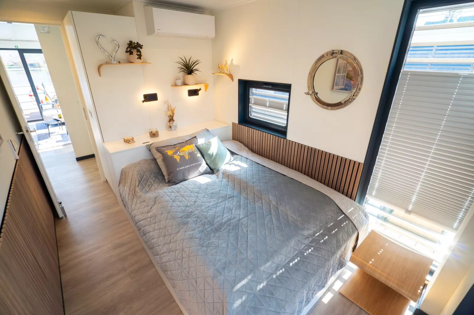 Hausboot in Höxter-Schlafzimmer