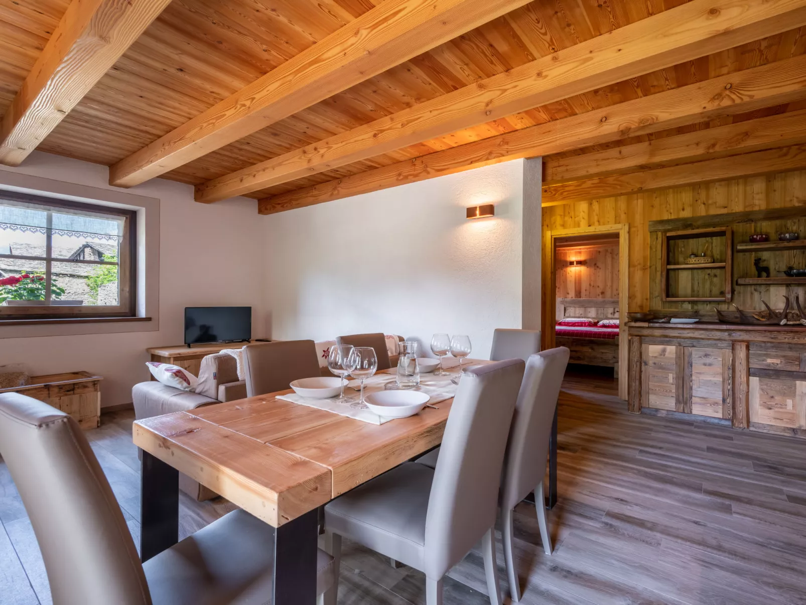 Les Combes-Inside