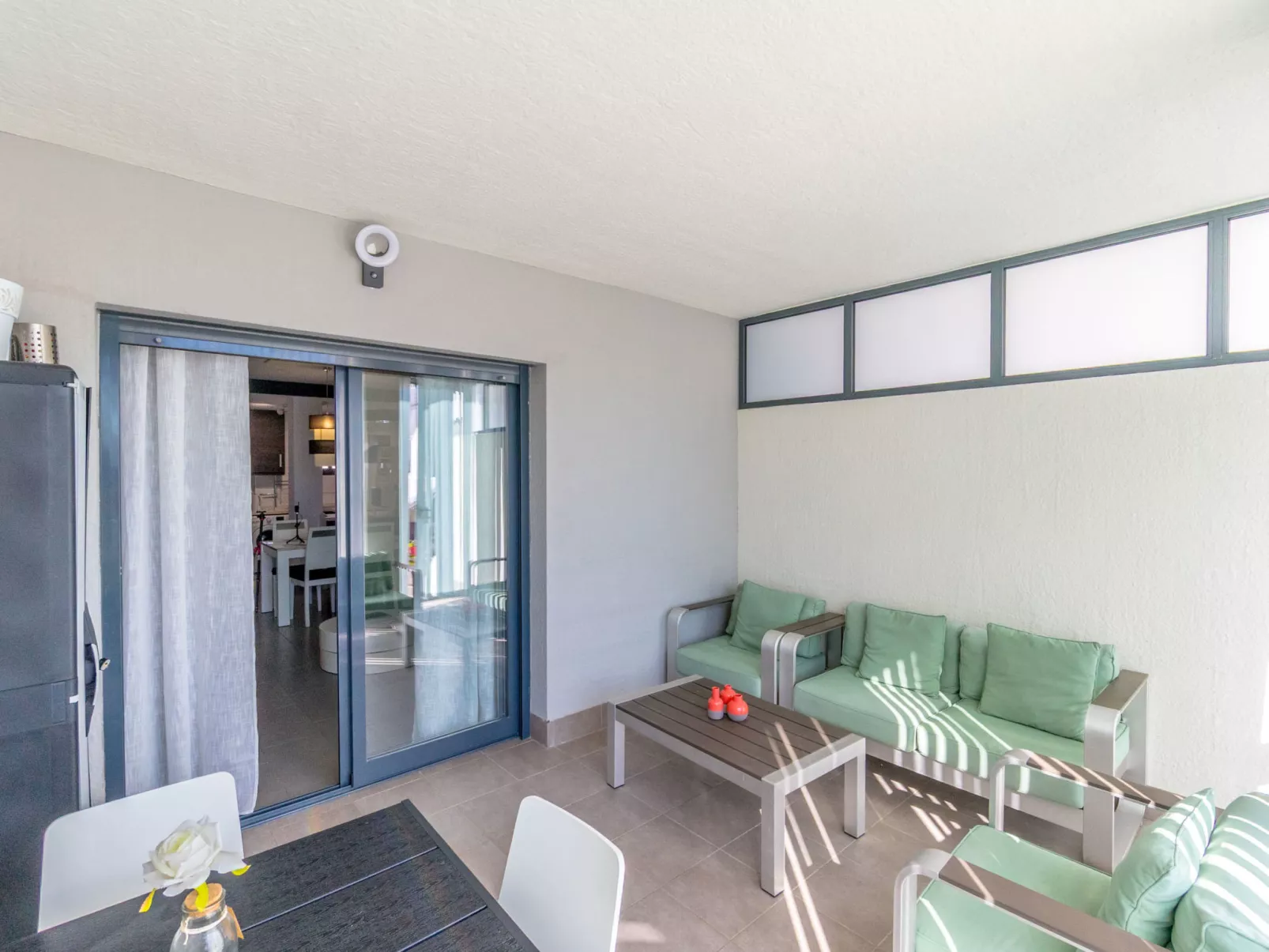 Oasis Beach 1-Drinnen