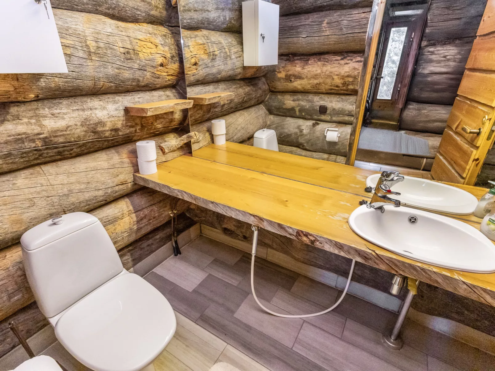 Rukan kelohuvila-Dedans