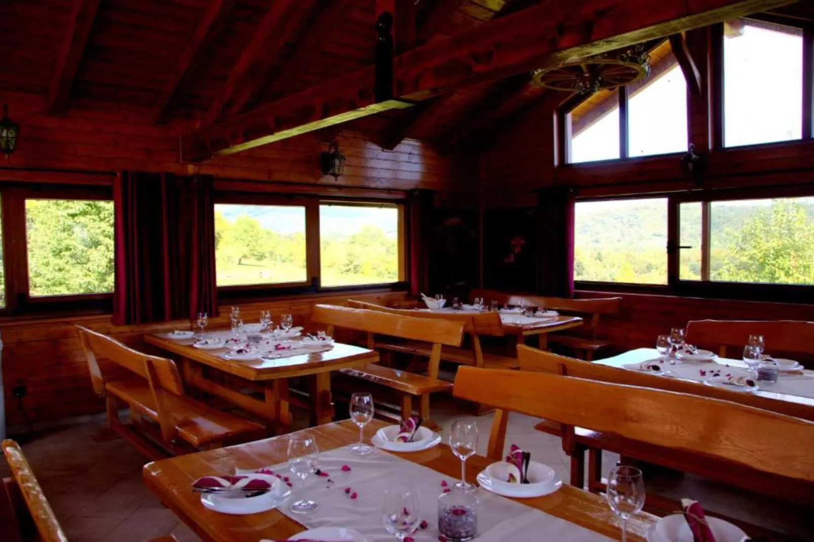 Brezova Poljana Lodge with Sauna and Hot-Tub - Five Bedroom Holiday Home-équipements