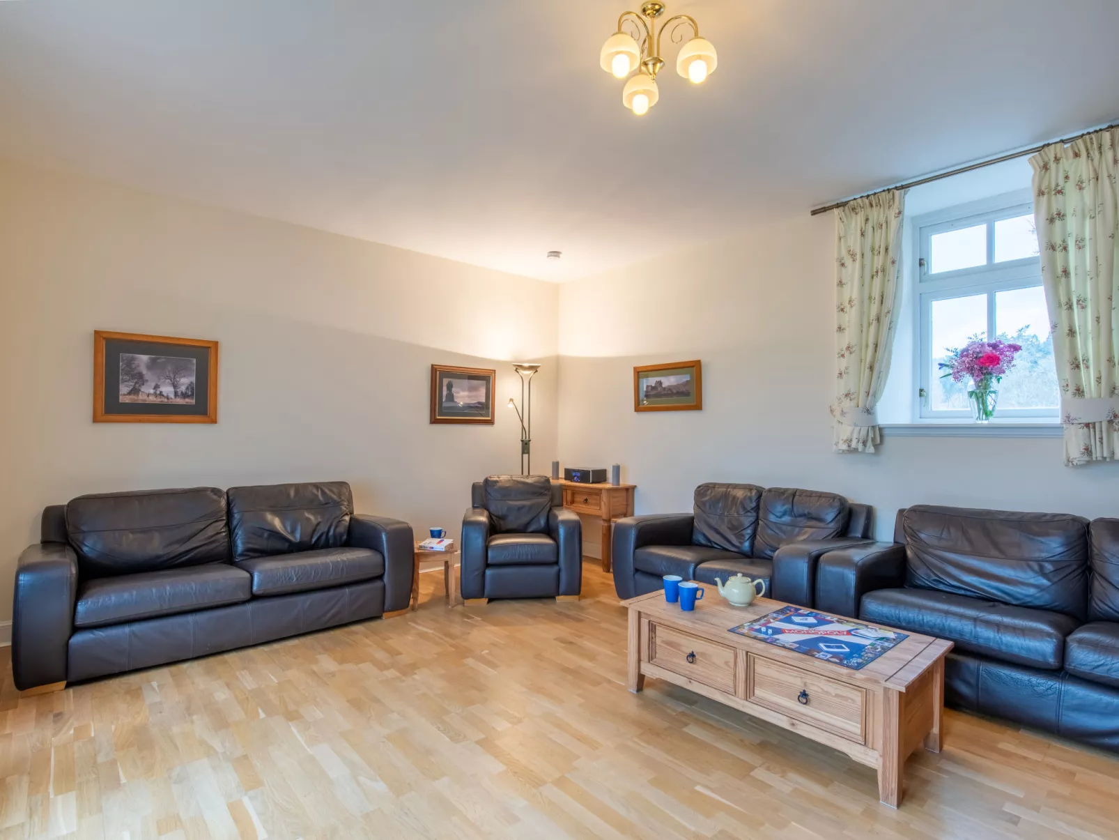 Corrimony View-Dedans