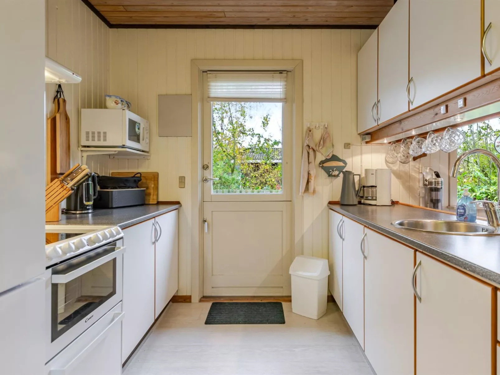 "Mika" - 300m from the sea-Inside