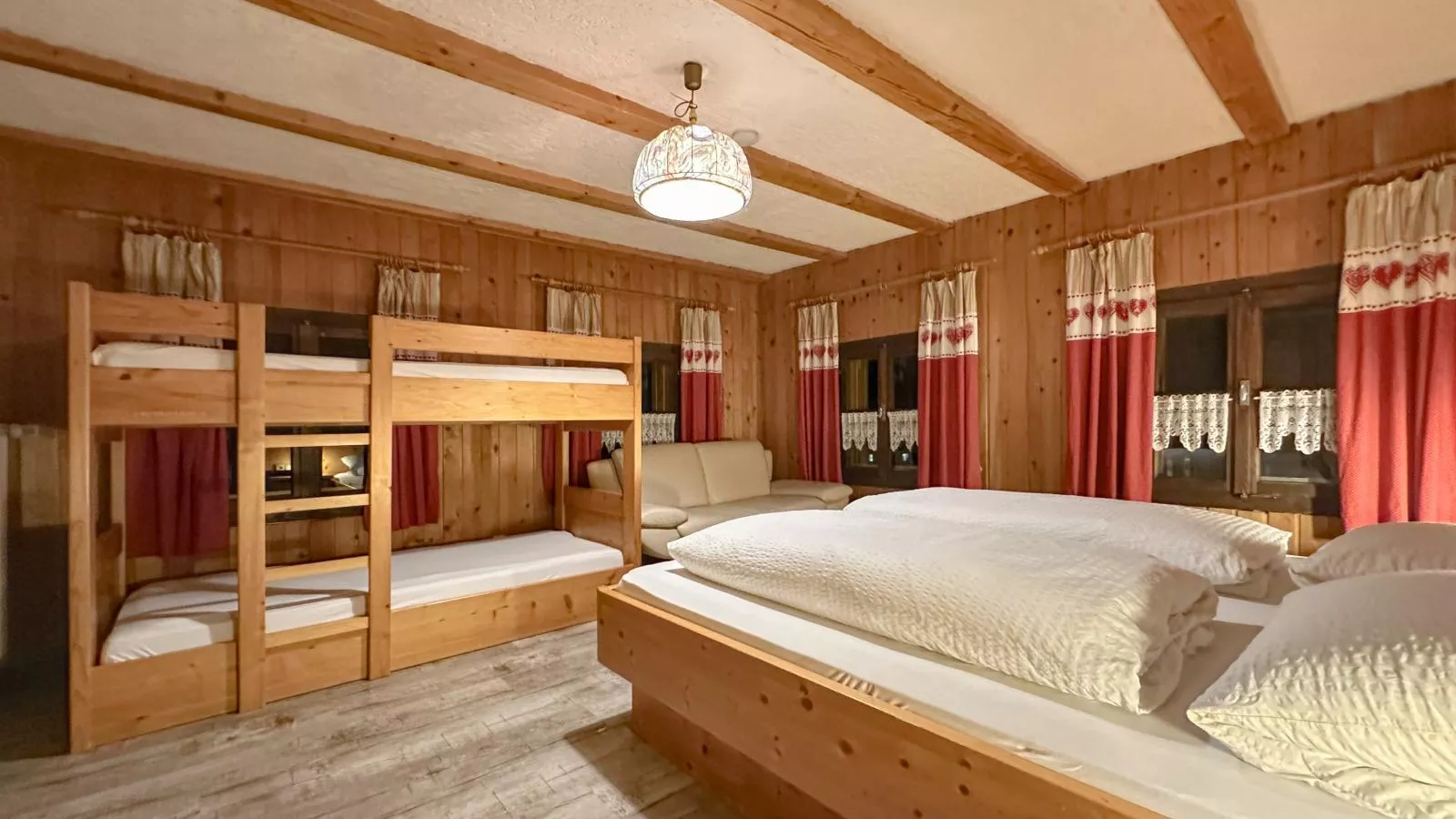 Wiesing-Bedroom