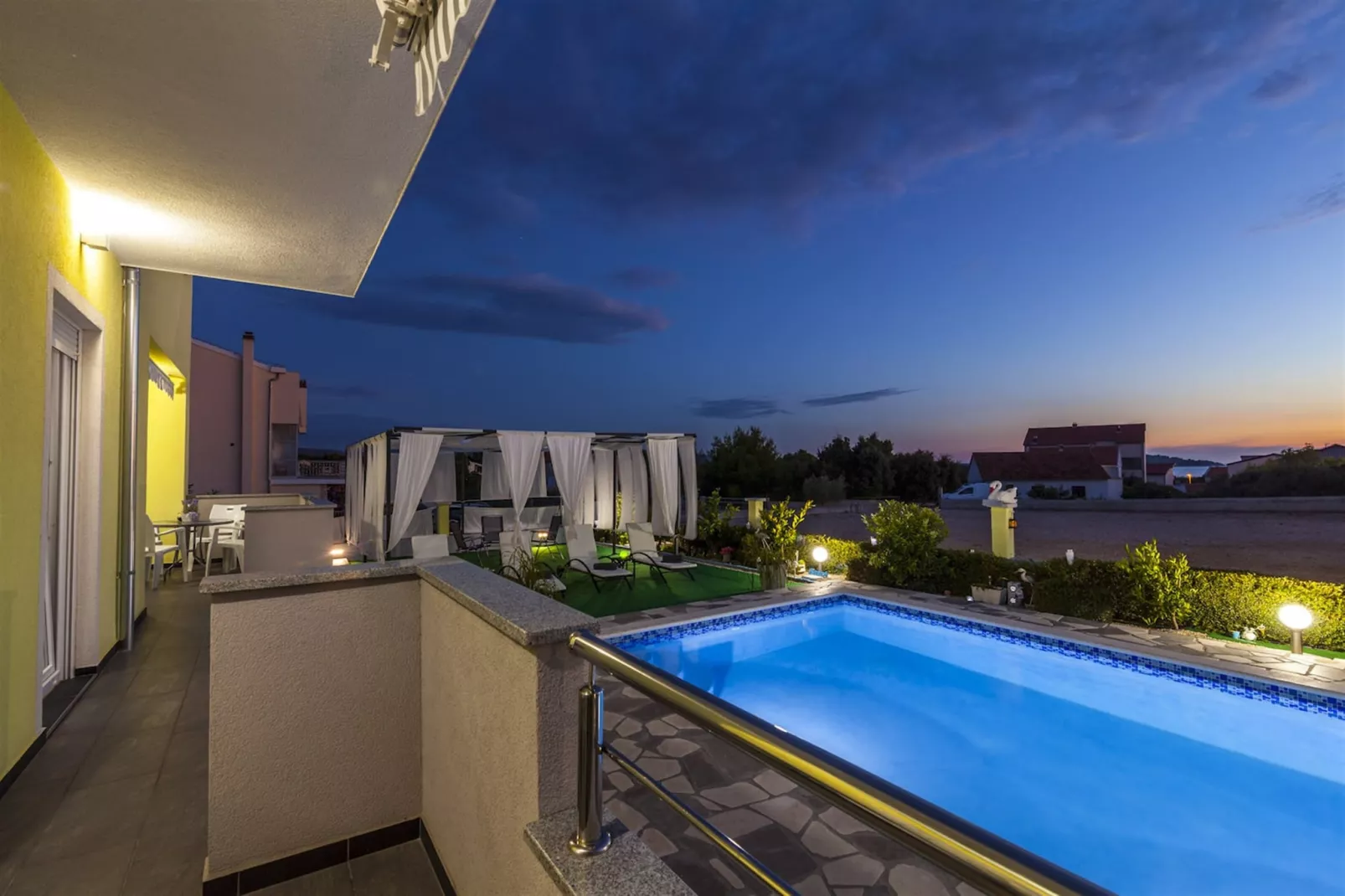 Sea view Villa Brodarica-Schwimmbad