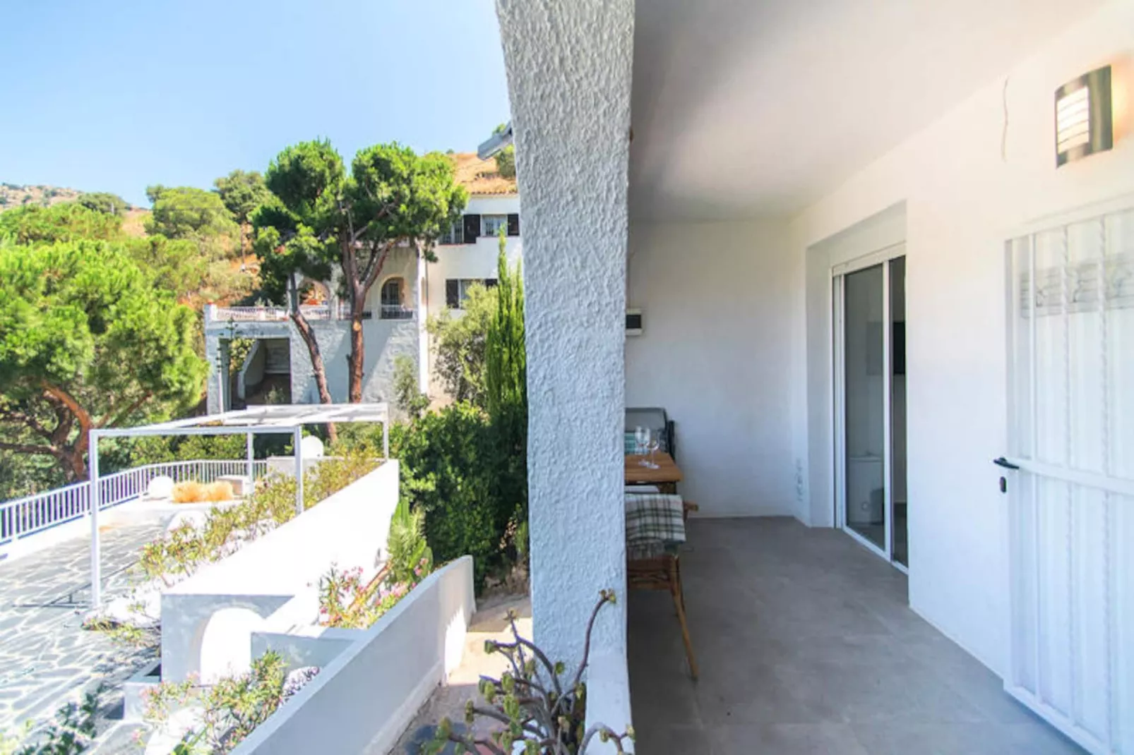 Studio à Roses-Nicht zugeordnet