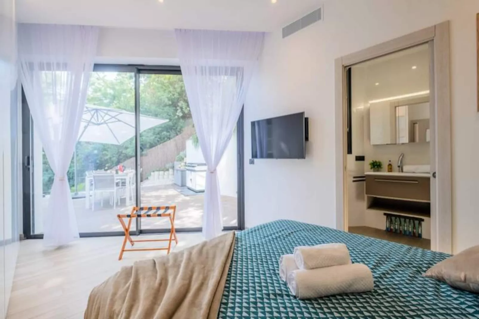 Résidence Maison D'architecte Avec Piscine Chauff&eacute;e & Sublime Vue Mer-Non tagué