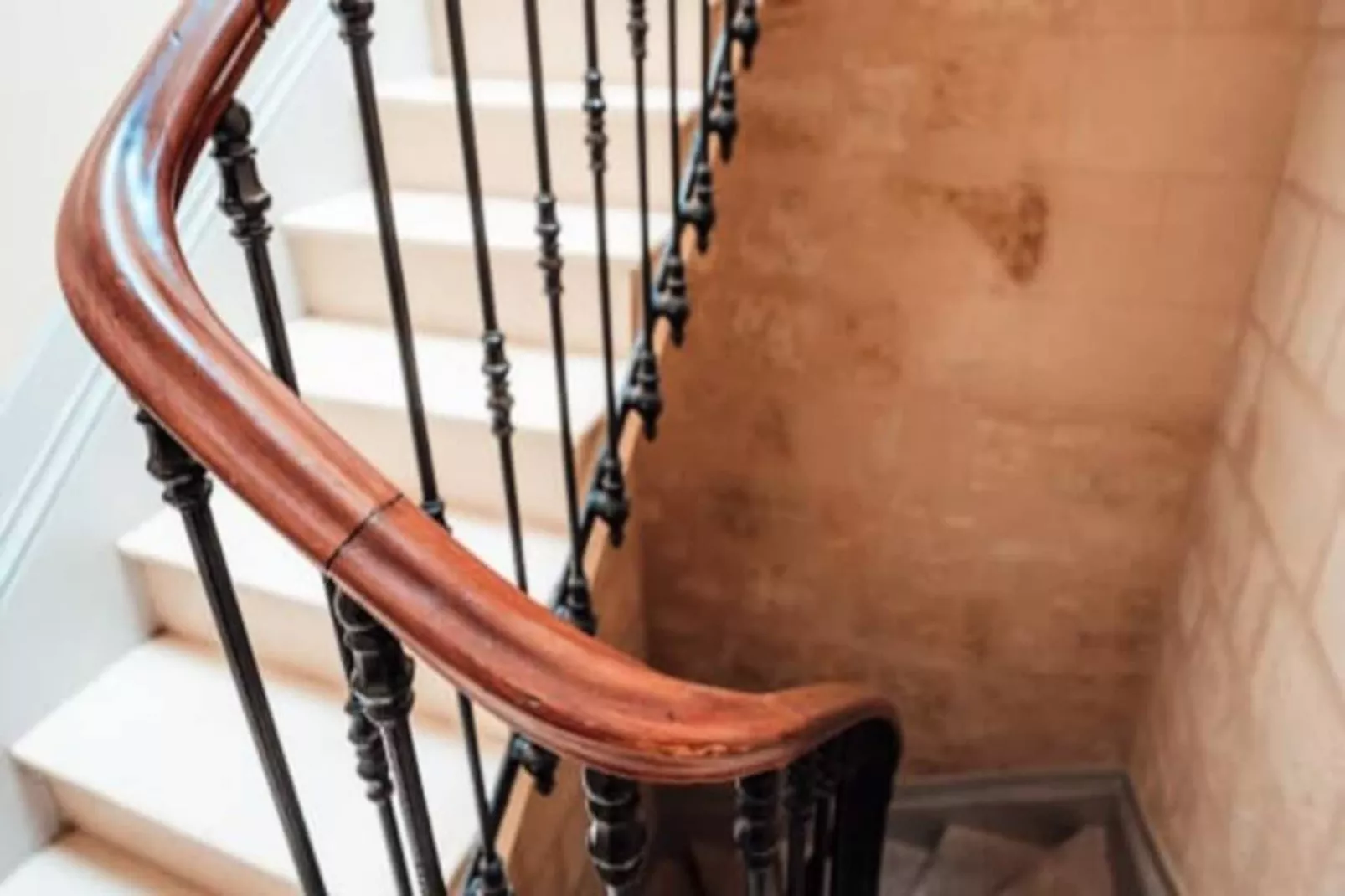 Appartement Place Pey Berland Avec Balcon Et Parking-Untagged