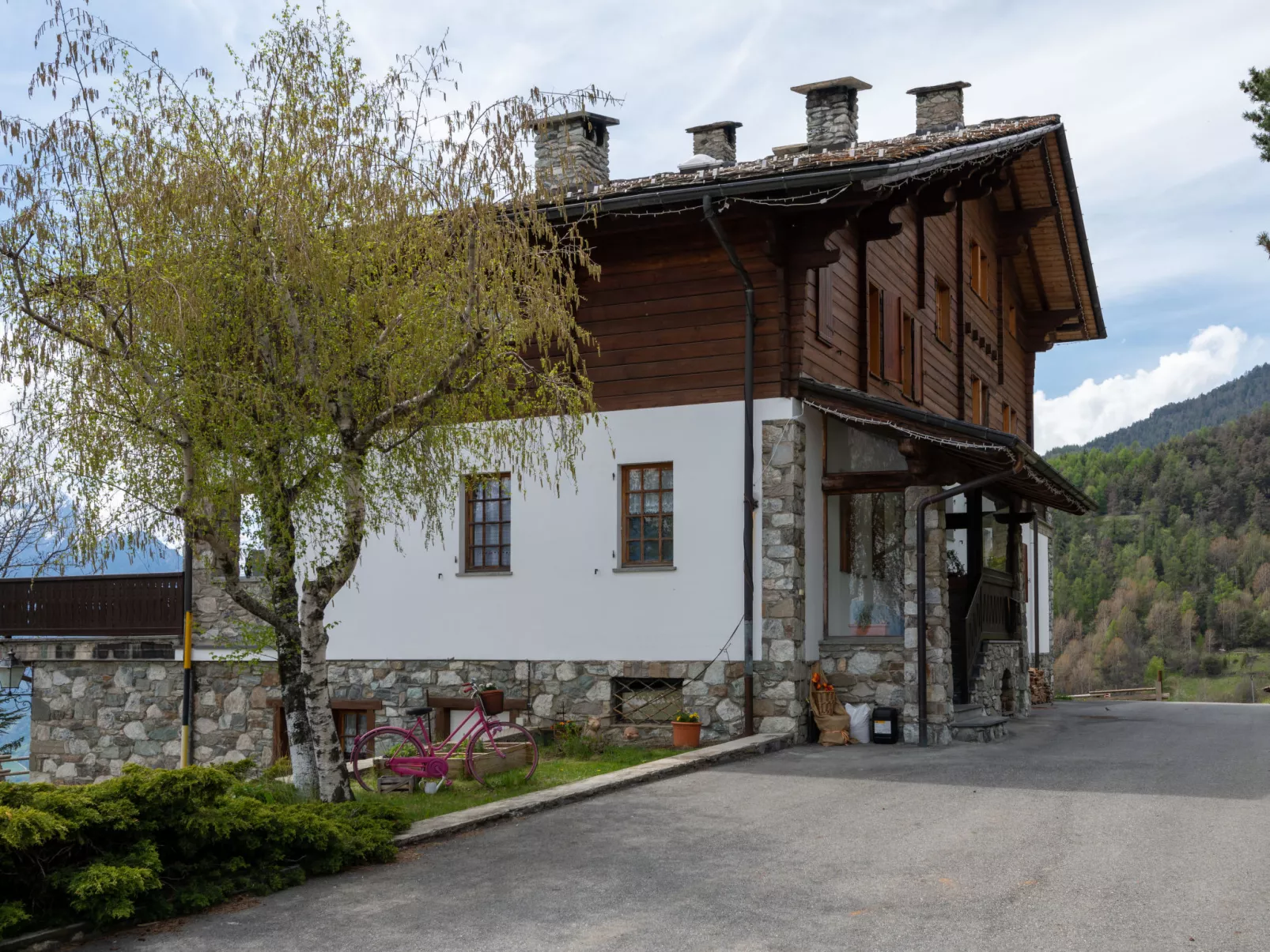 Aigle-Outside