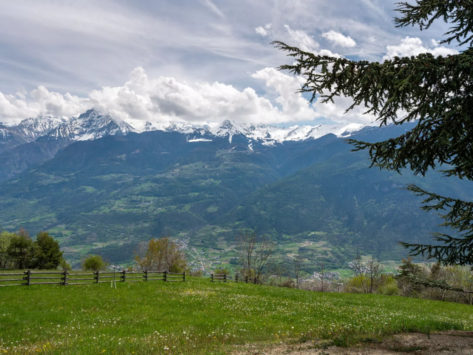 Aigle-Outside