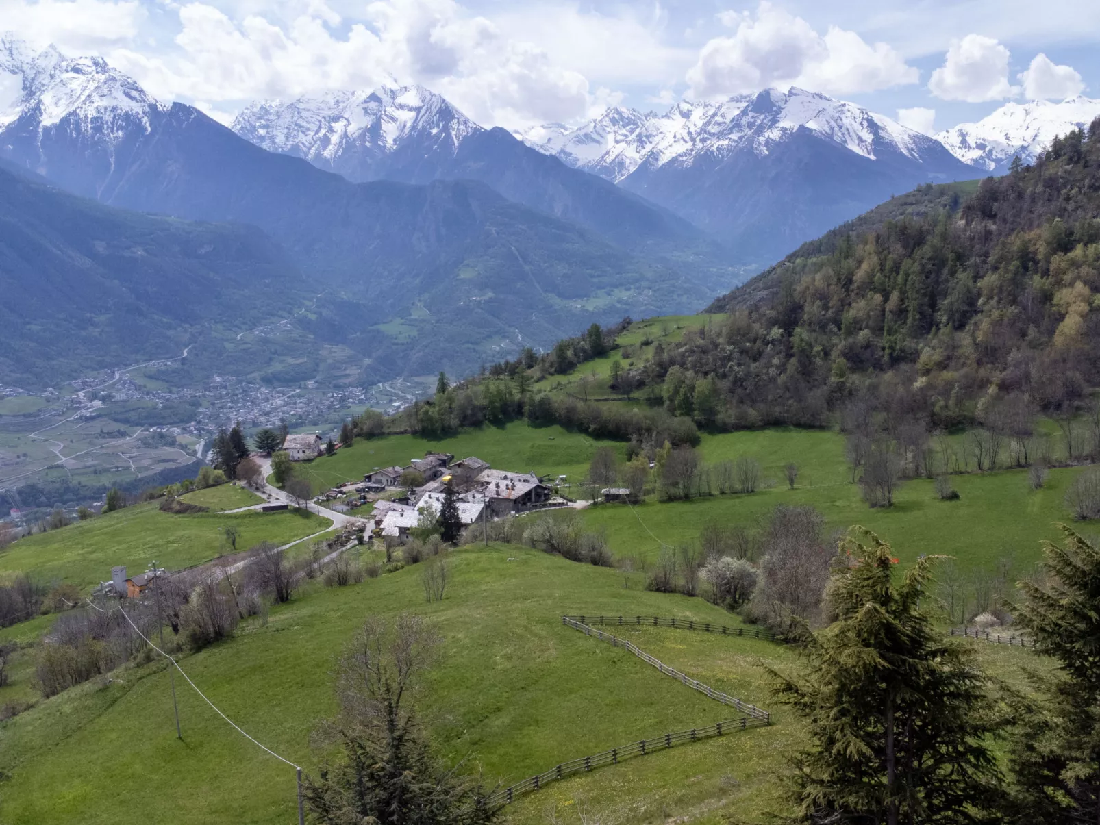Aigle-Outside