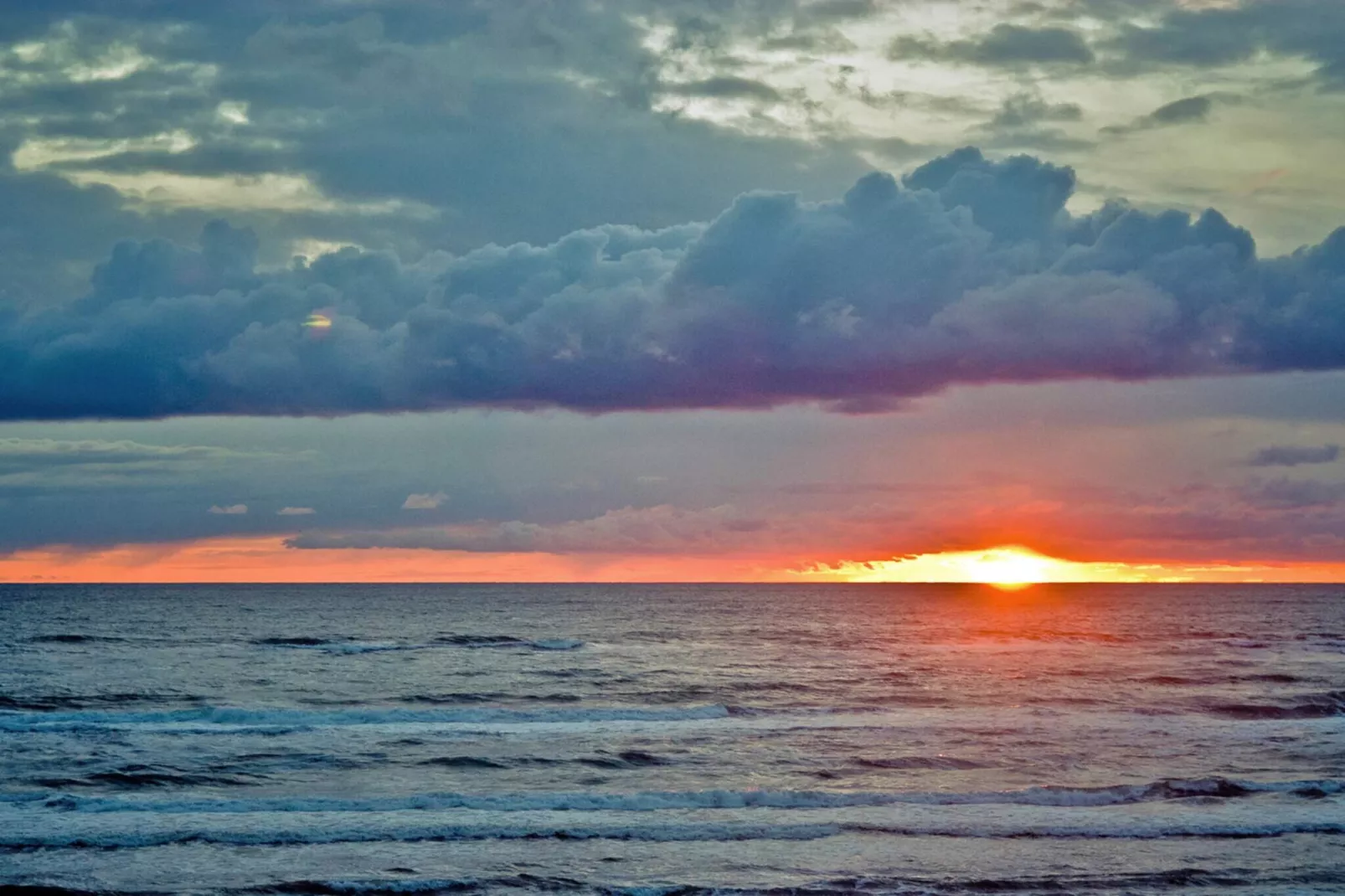 Luxury Spa Retreat by Sea - By Traum Ferienwohnungen-Water view