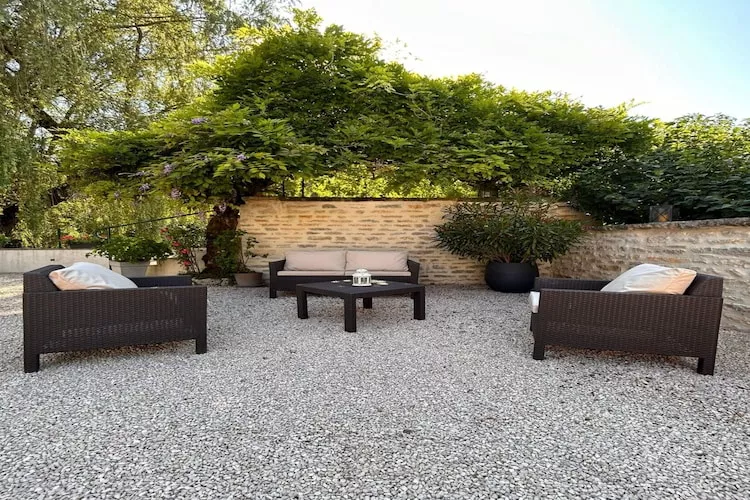 Bligny-sur-Ouche-Jardins en été