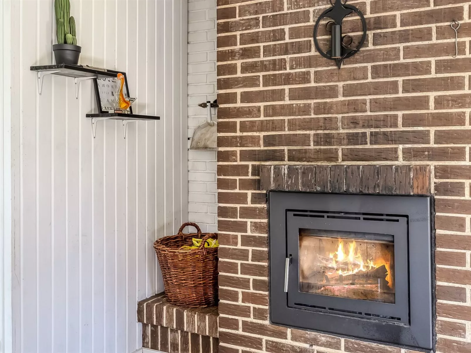 "Tholf" - 100m to the fjord-Inside