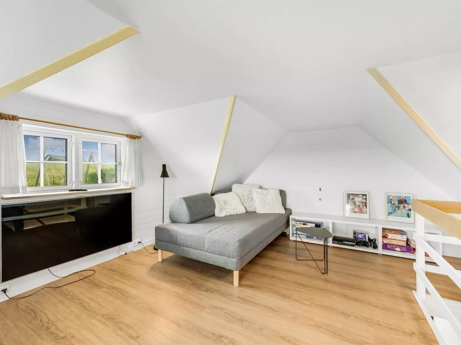 "Erle" - 200m to the fjord-Inside