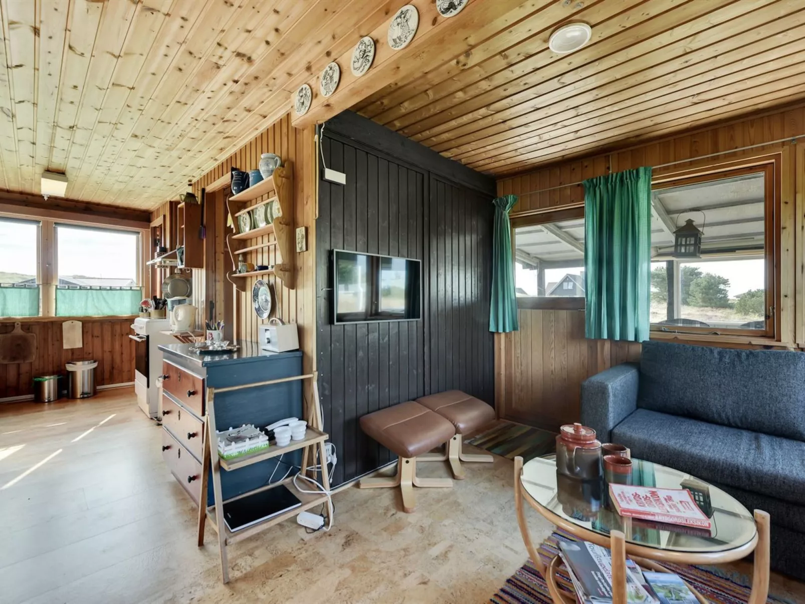 "Vamika" - 400m to the fjord-Dedans