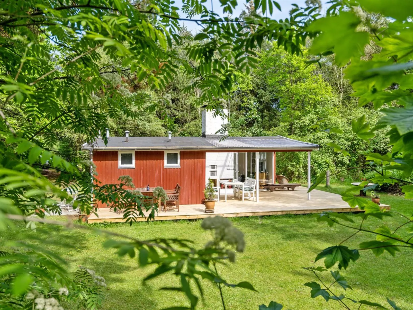 "Deik" - 2km to the fjord-Outside