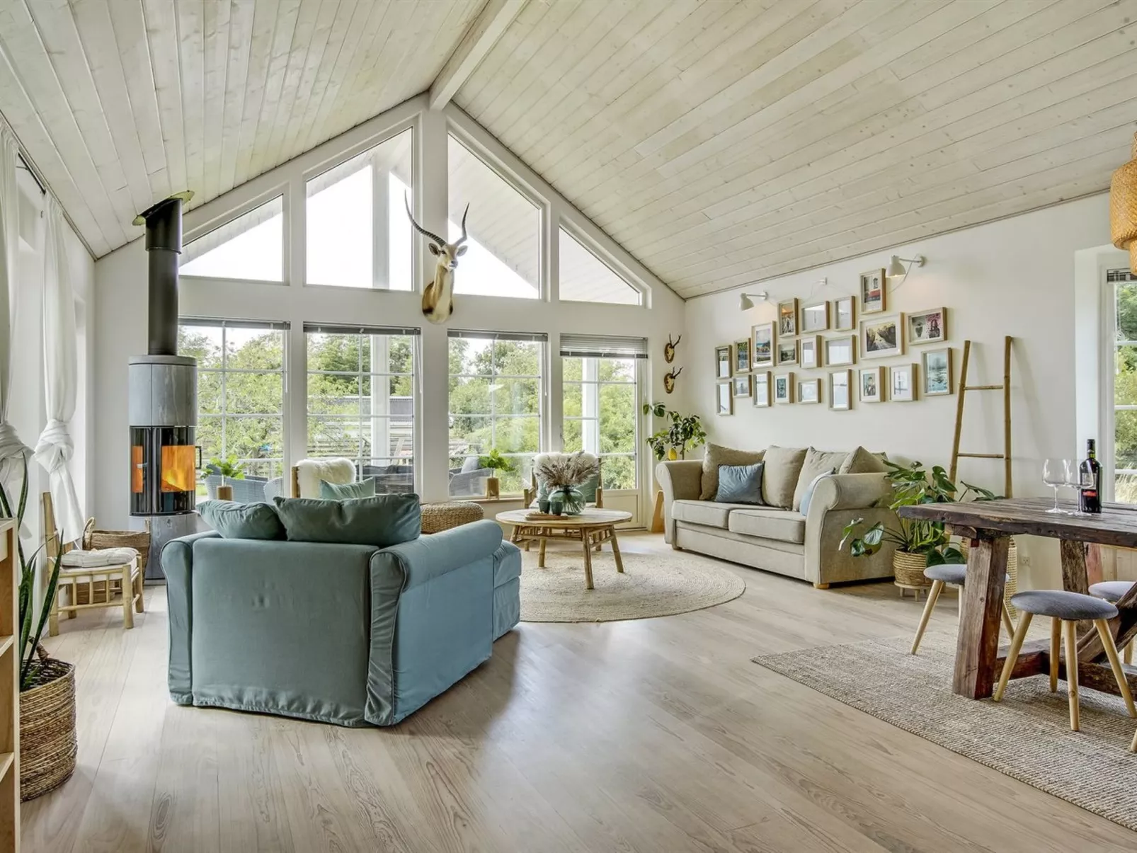 "Bernadete" - 50m to the fjord-Inside