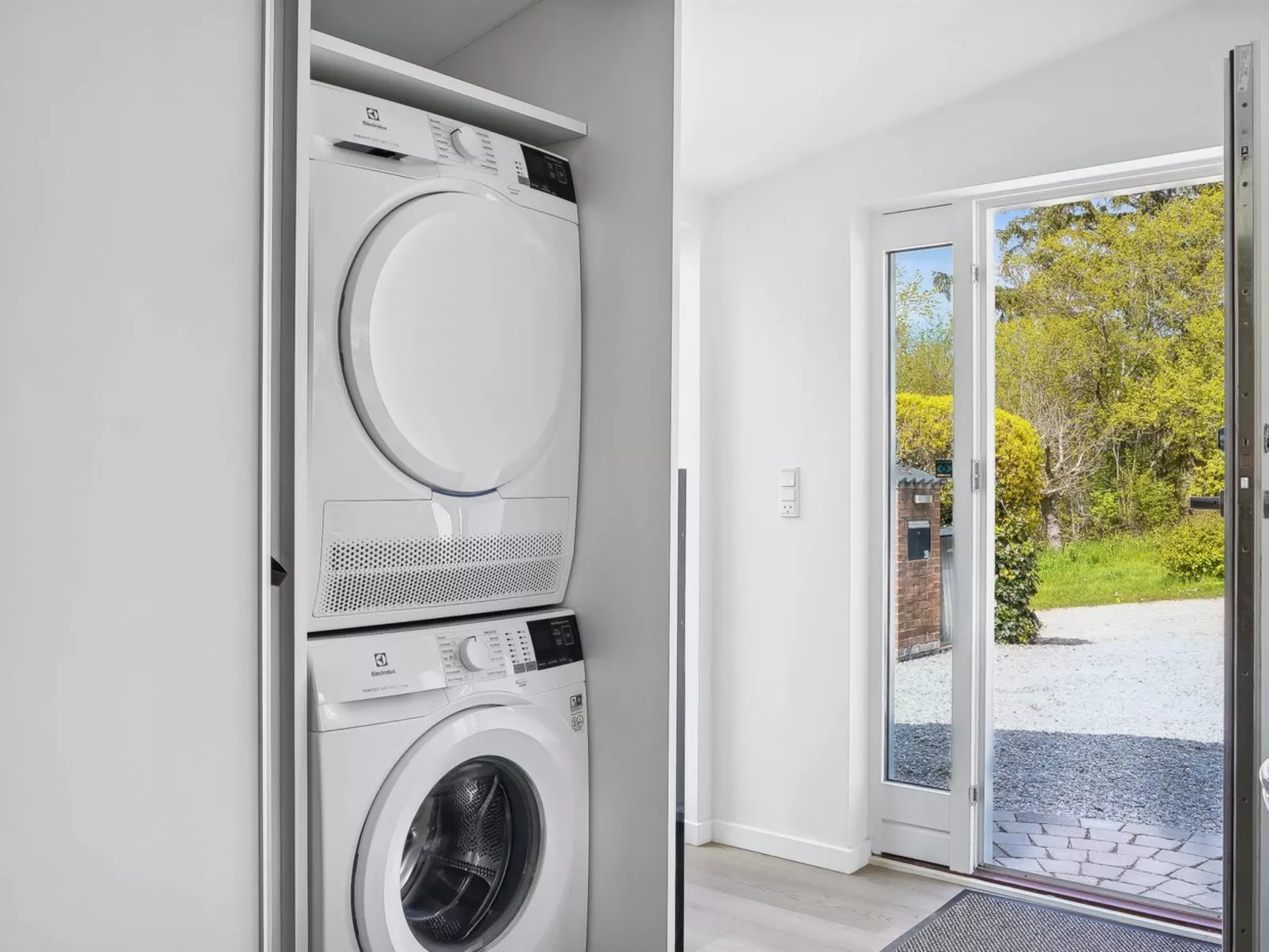 "Annabeth" - 300m to the fjord-Inside