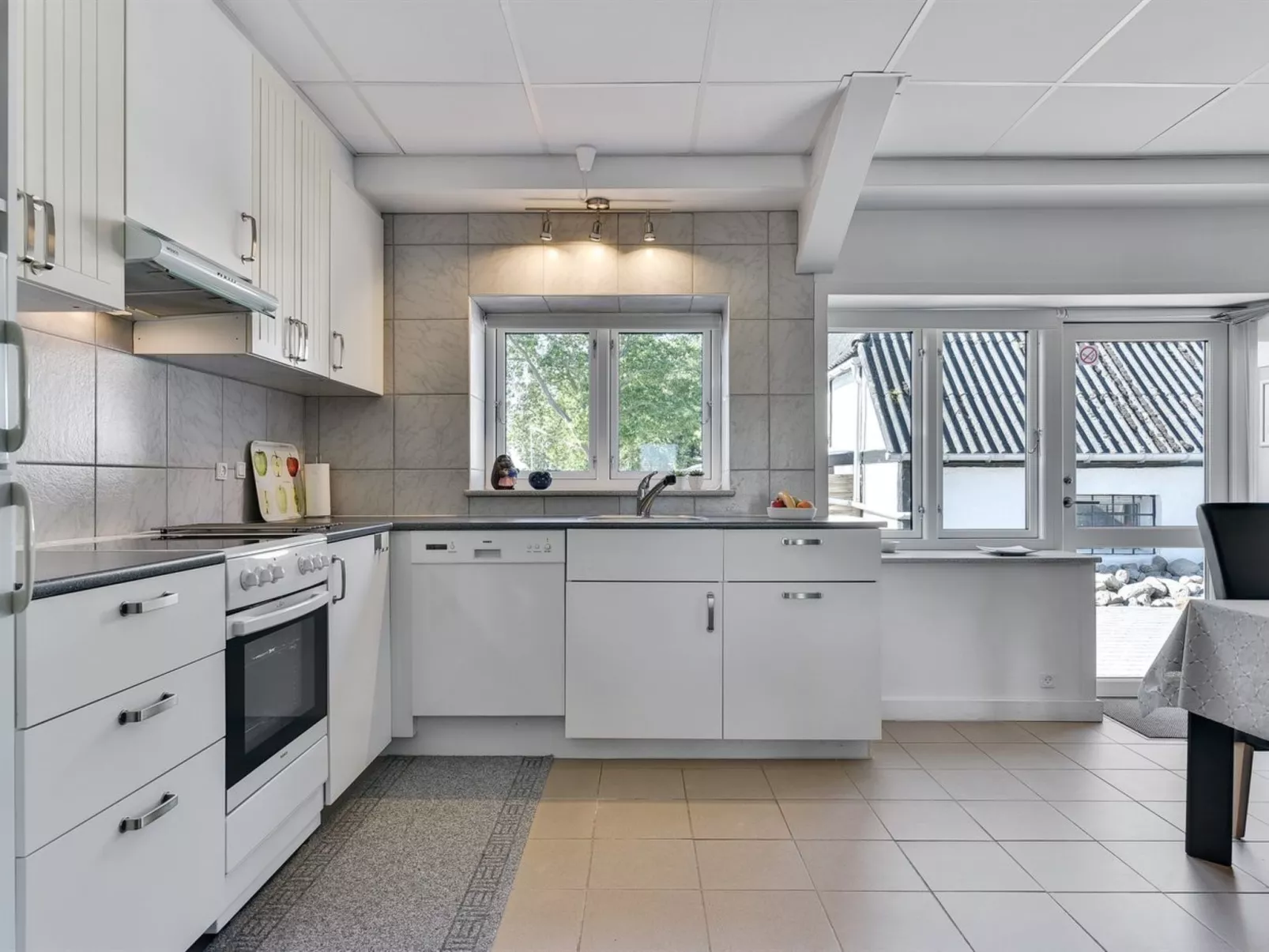 "Haralde" - 2.5km from the sea-Dedans