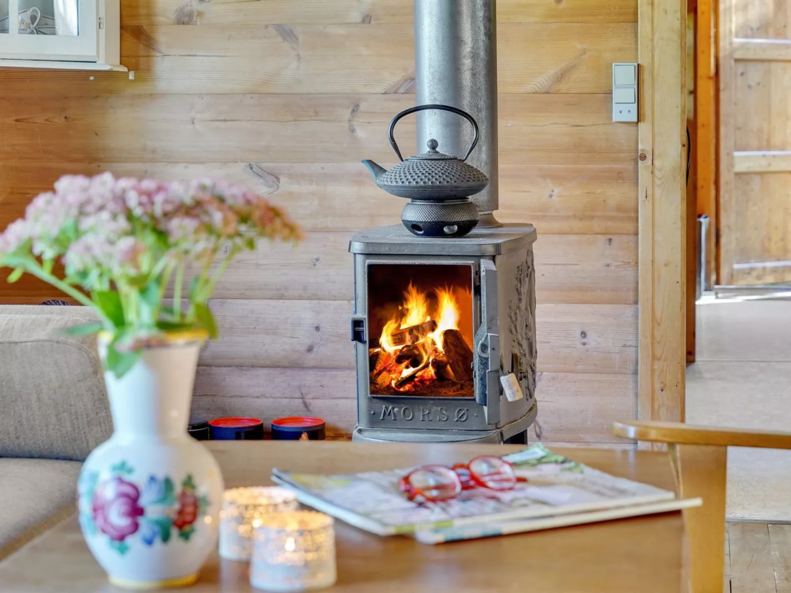 "Thrine" - 100m to the fjord-Inside