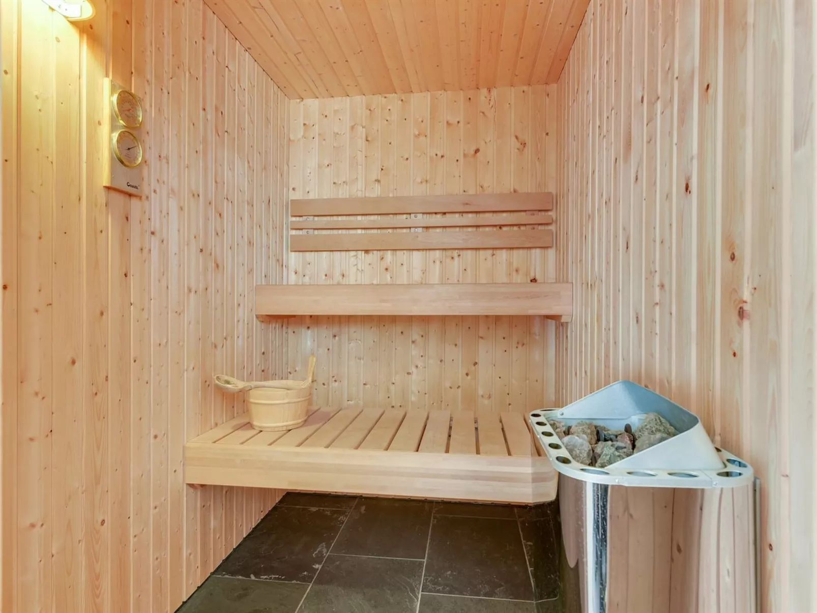 "Myrte" - 500m from the sea-Dedans