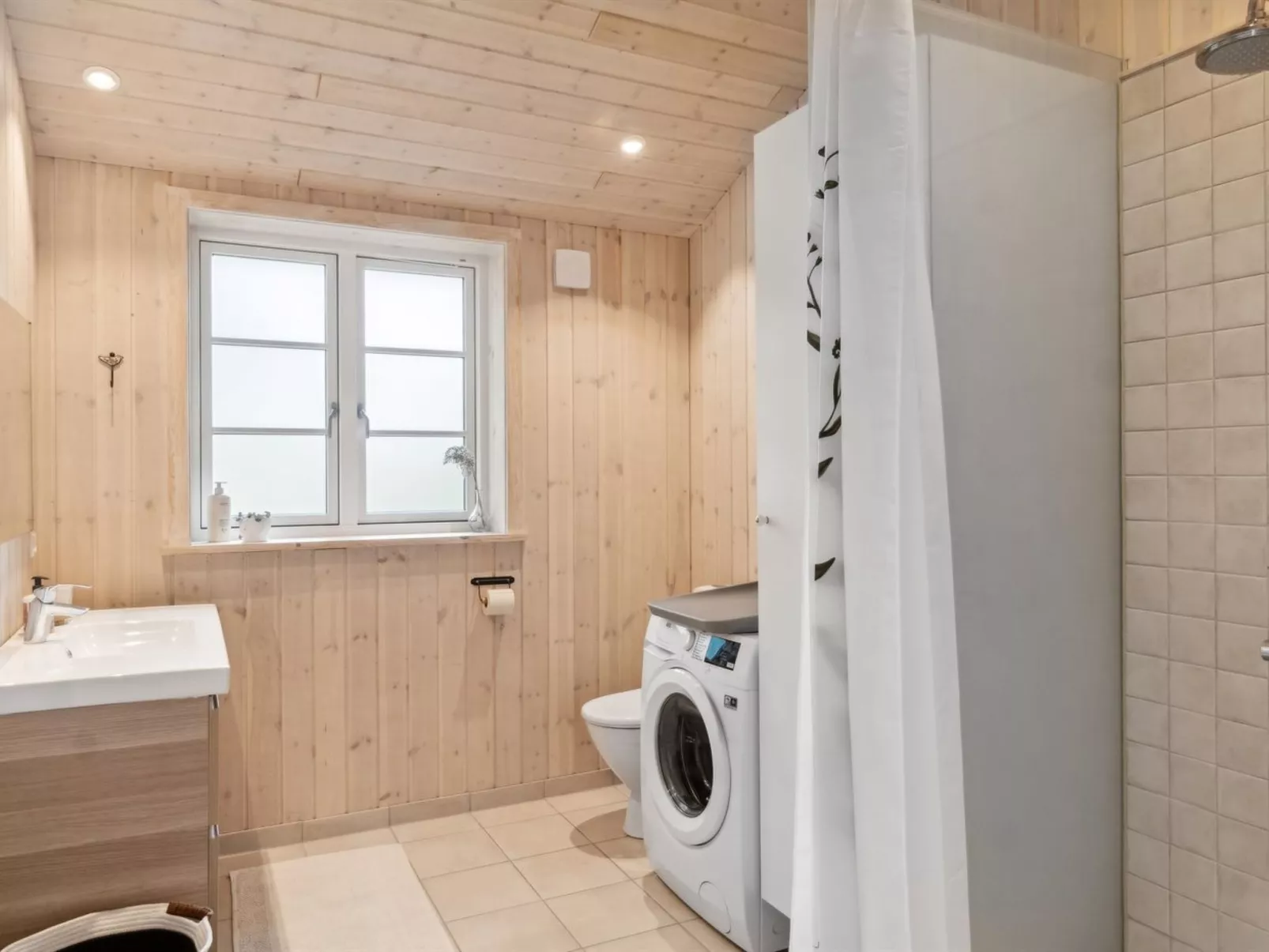 "Grethe" - 750m from the sea-Inside