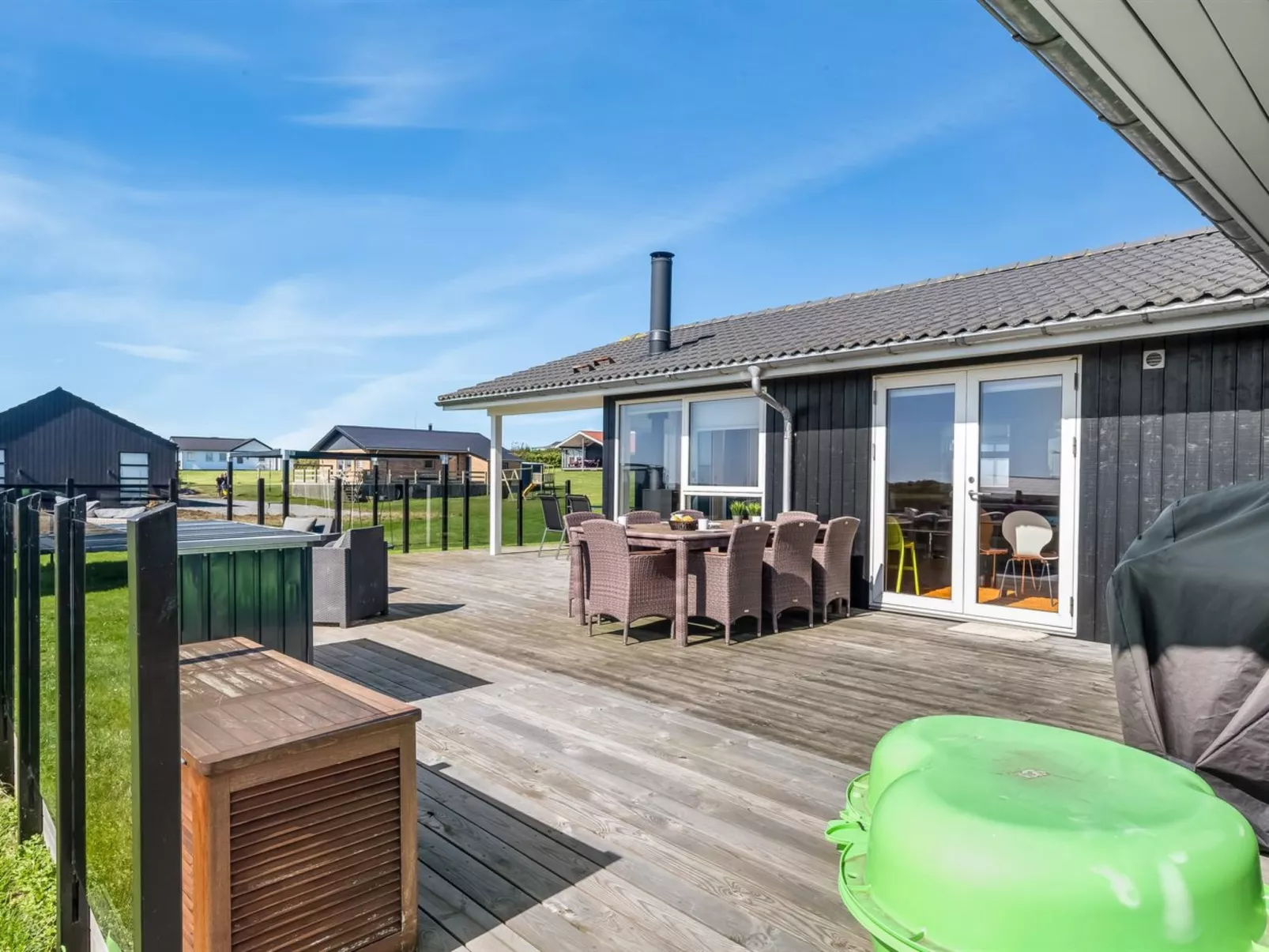 "Ginia" - 150m to the fjord-Draußen