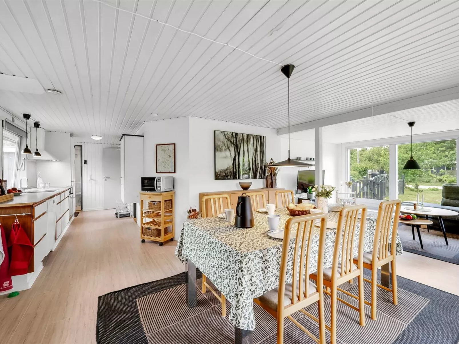 "Embla" - 500m to the fjord-Dedans