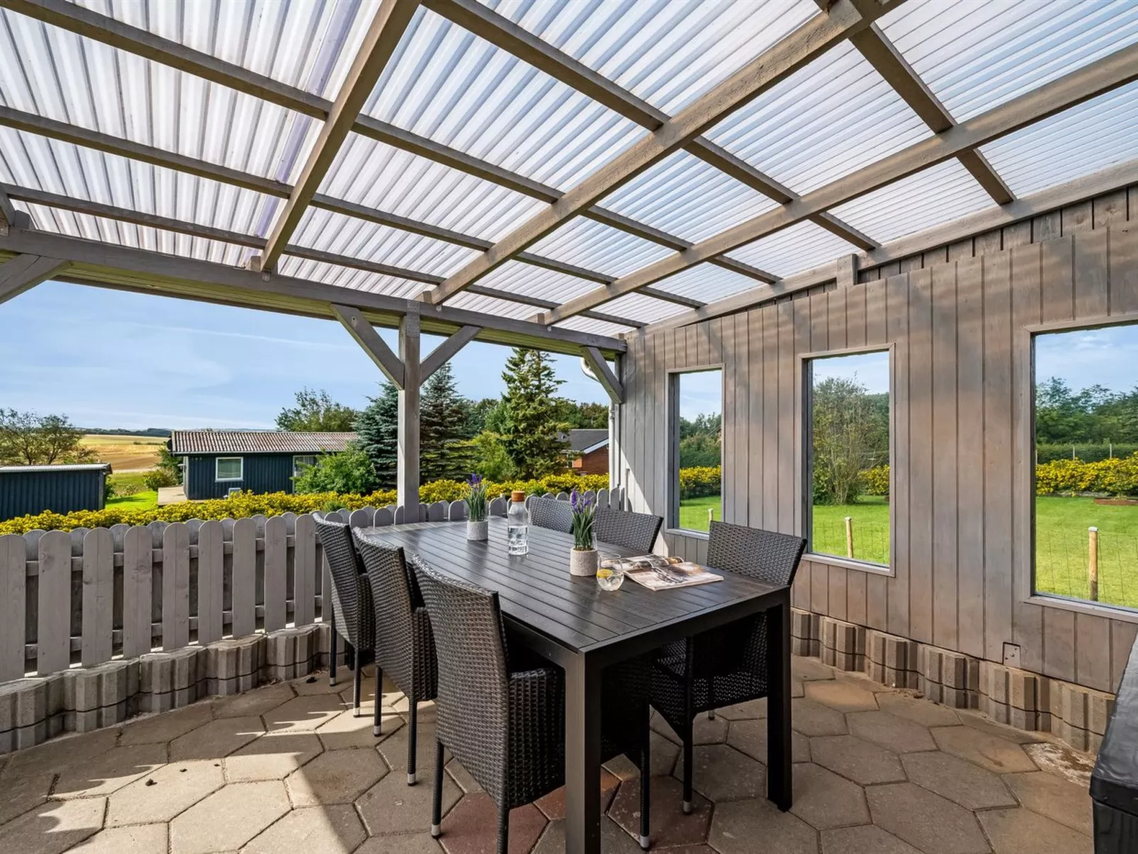 "Tuki" - 700m to the fjord-Outside