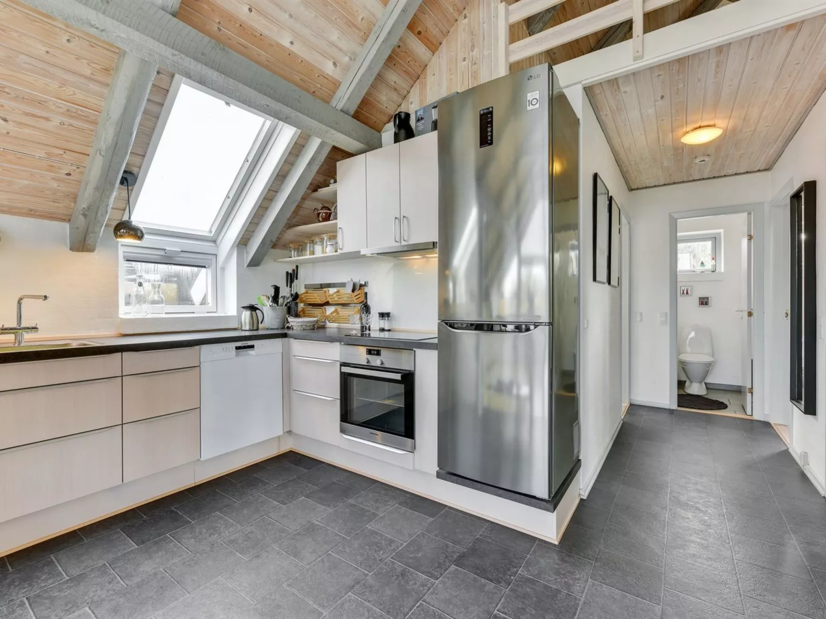 "Gizella" - 850m to the fjord-Dedans