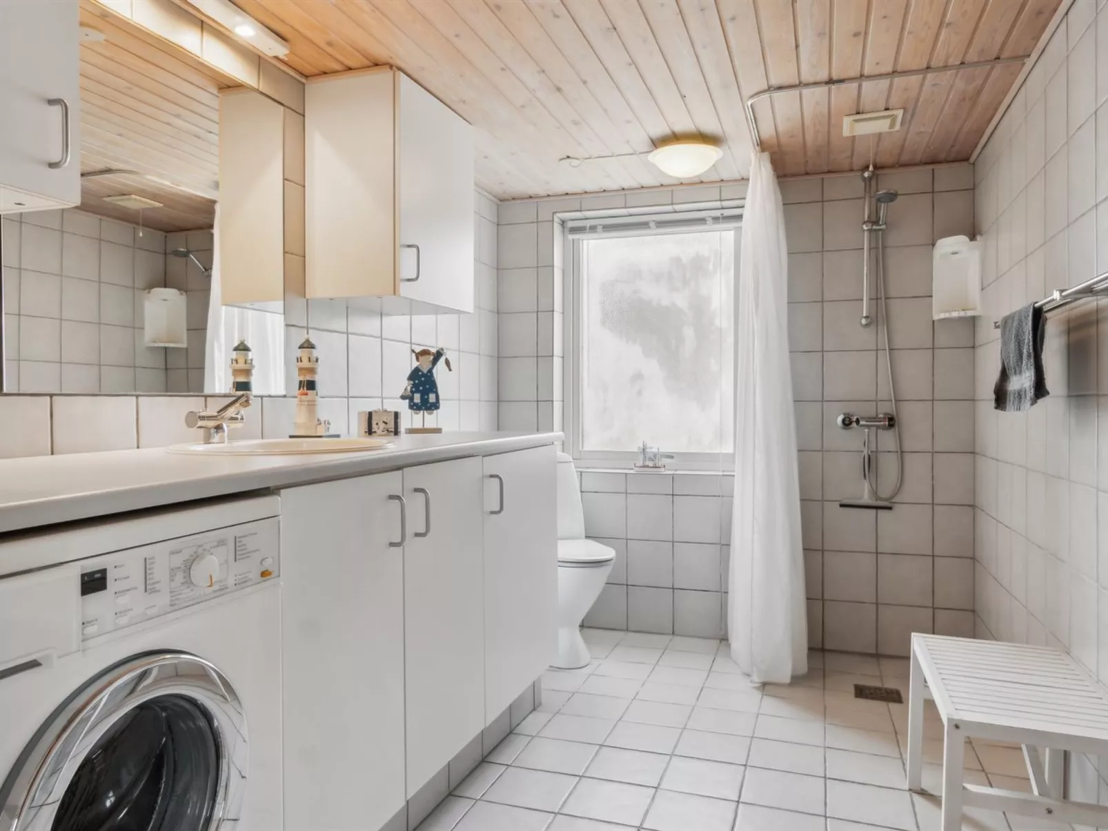 "Gertina" - 40m to the fjord-Inside