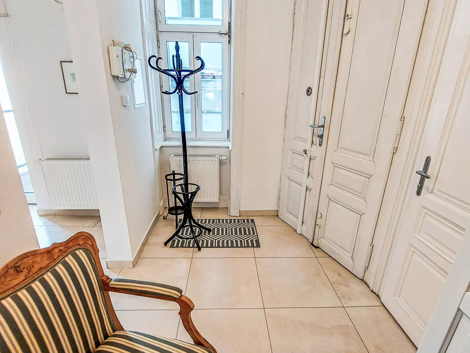 Sobieskiplatz-Drinnen