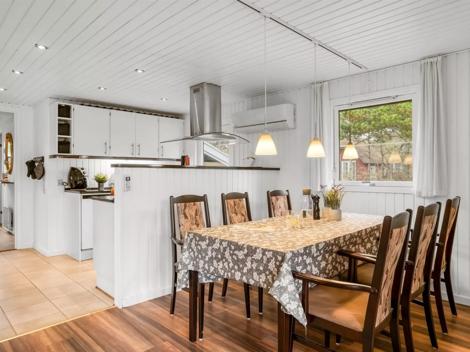 "Birghir" - 1.5km from the sea-Inside