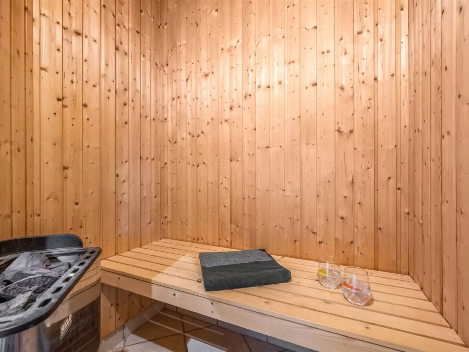 "Findus" - 1.2km to the fjord-Inside