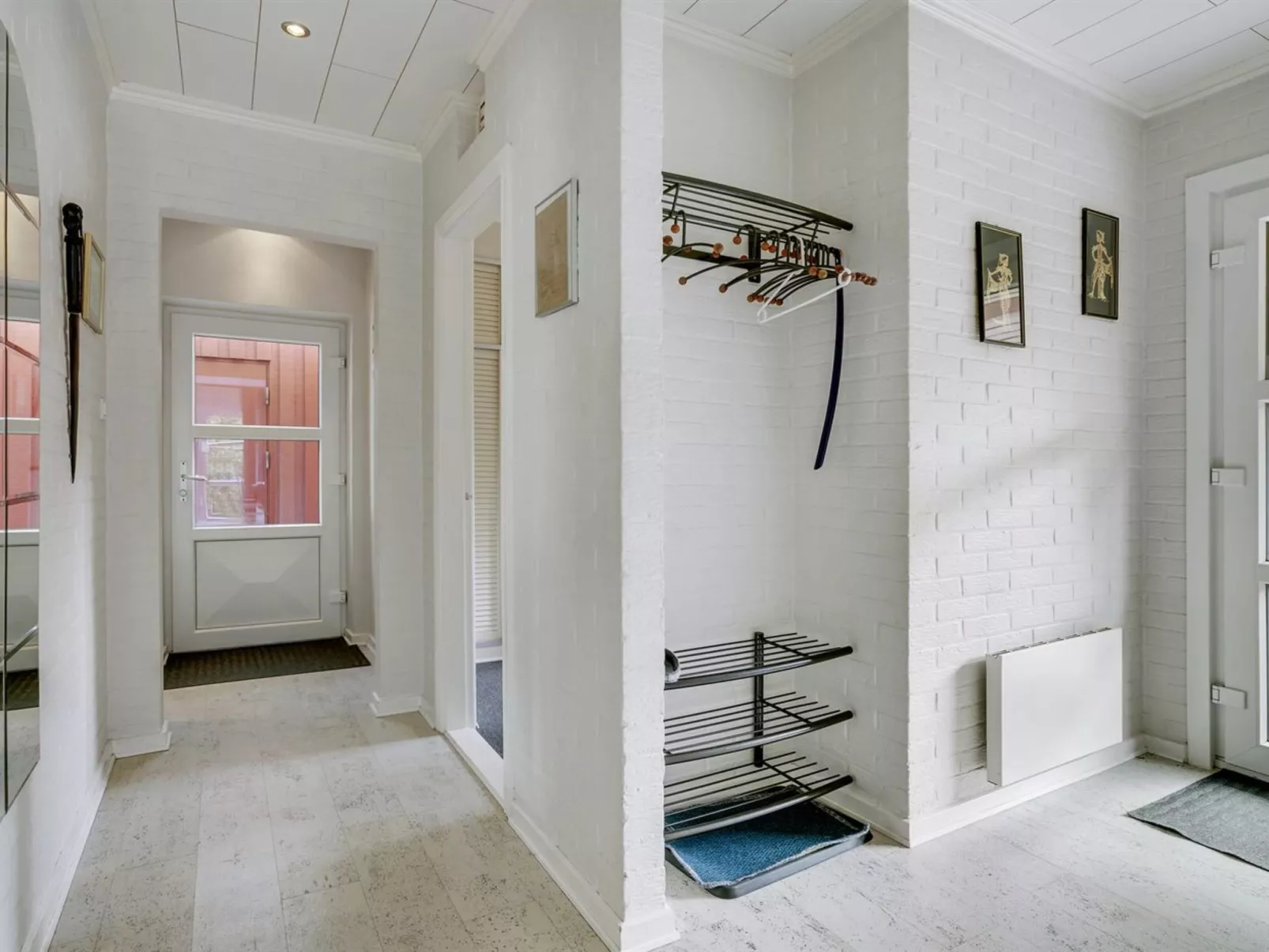 "Gwen" - 2.7km from the sea-Dedans