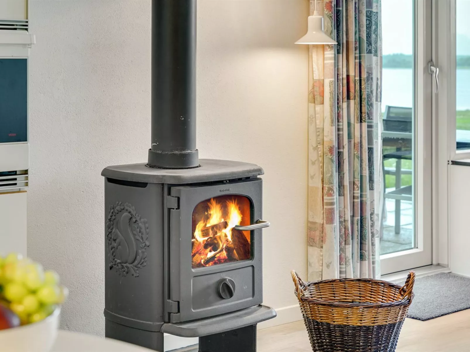 "Ephra" - 250m to the fjord-Drinnen