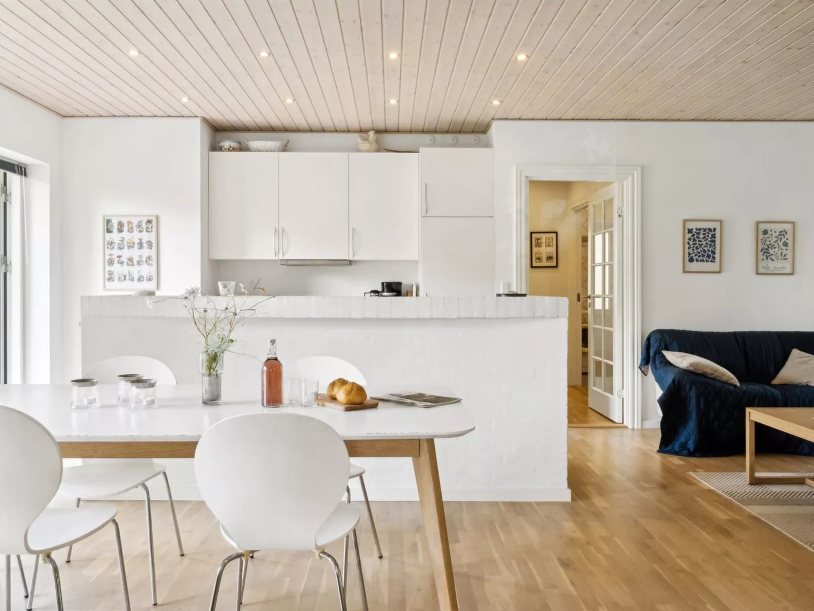 "Pietari" - 1.2km from the sea-Inside