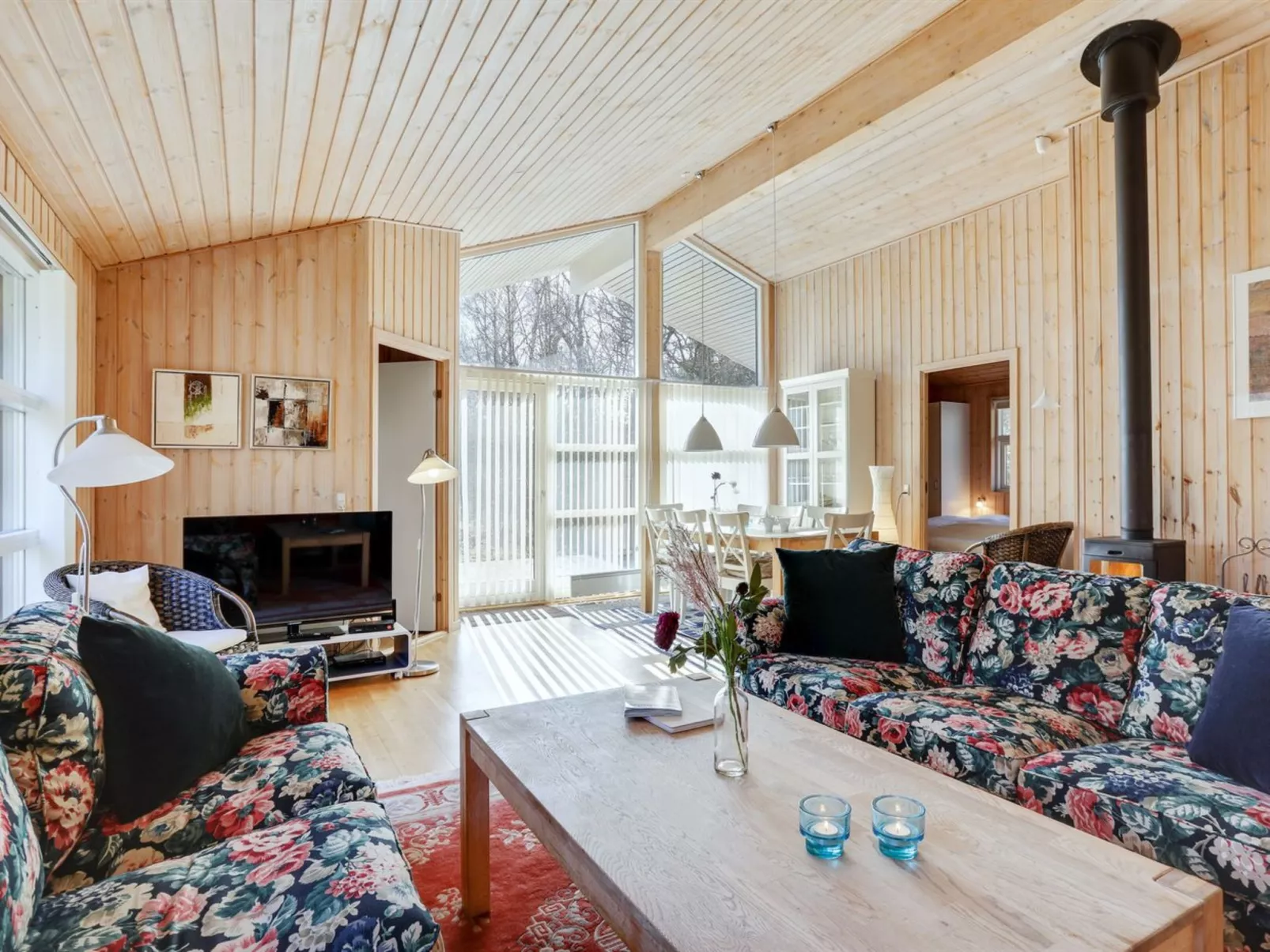 "Sakarias" - 800m from the sea-Drinnen