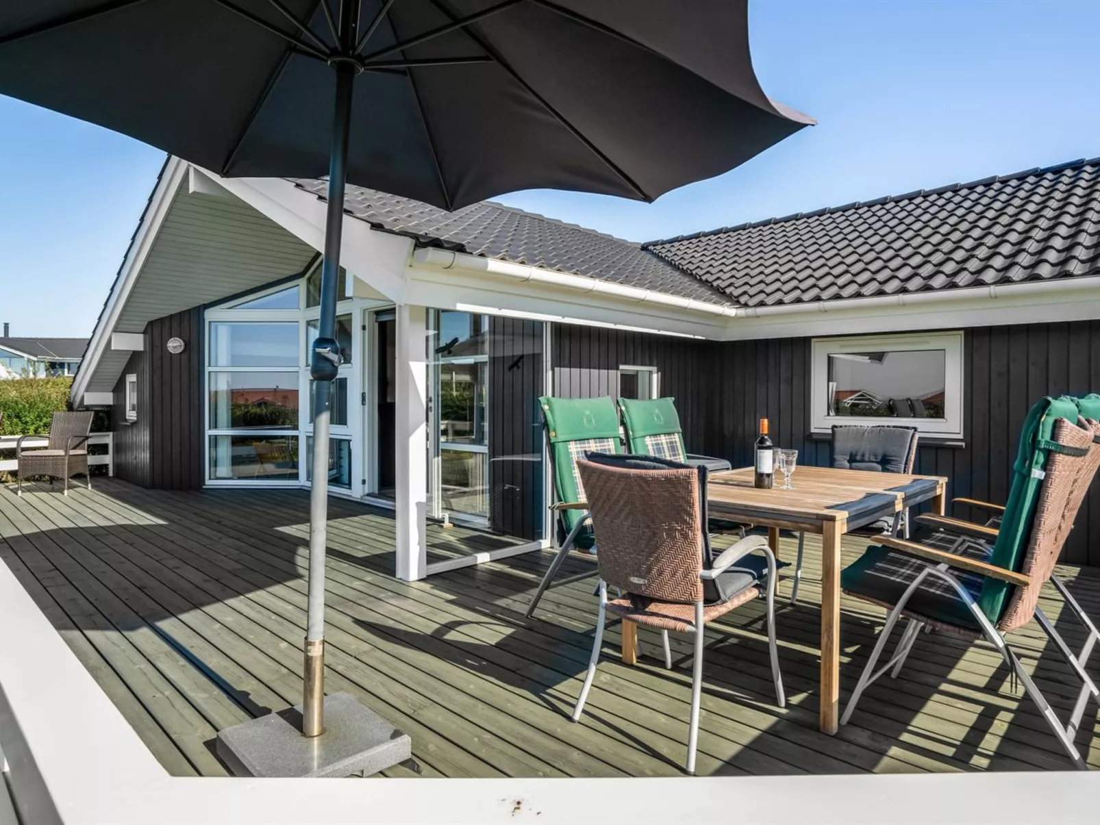 "Brynjolf" - 350m to the fjord-Outside